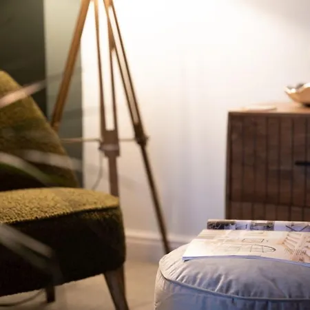 בית נופש Brand New - The Old Police Office - Spacious - Luxury - Hawkshead - Grizedale אמבלסייד